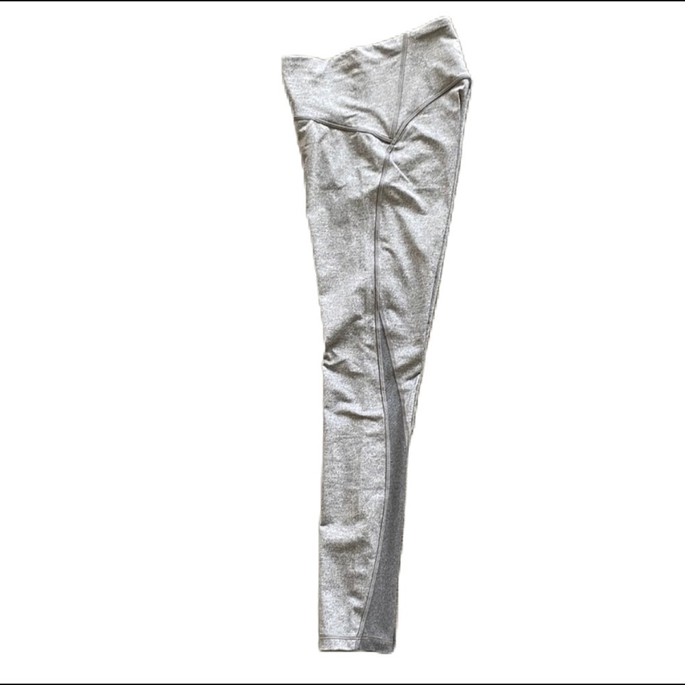 Sz4 NWOT Condition Lululemon Train Times 7/8 25” crops in Heathered Black